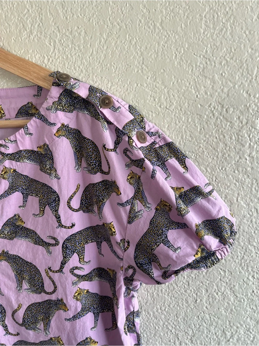 J Crew Ratti Cheetah Puff Sleeve Open V Neck Top Size Small Artsy Novelty Print